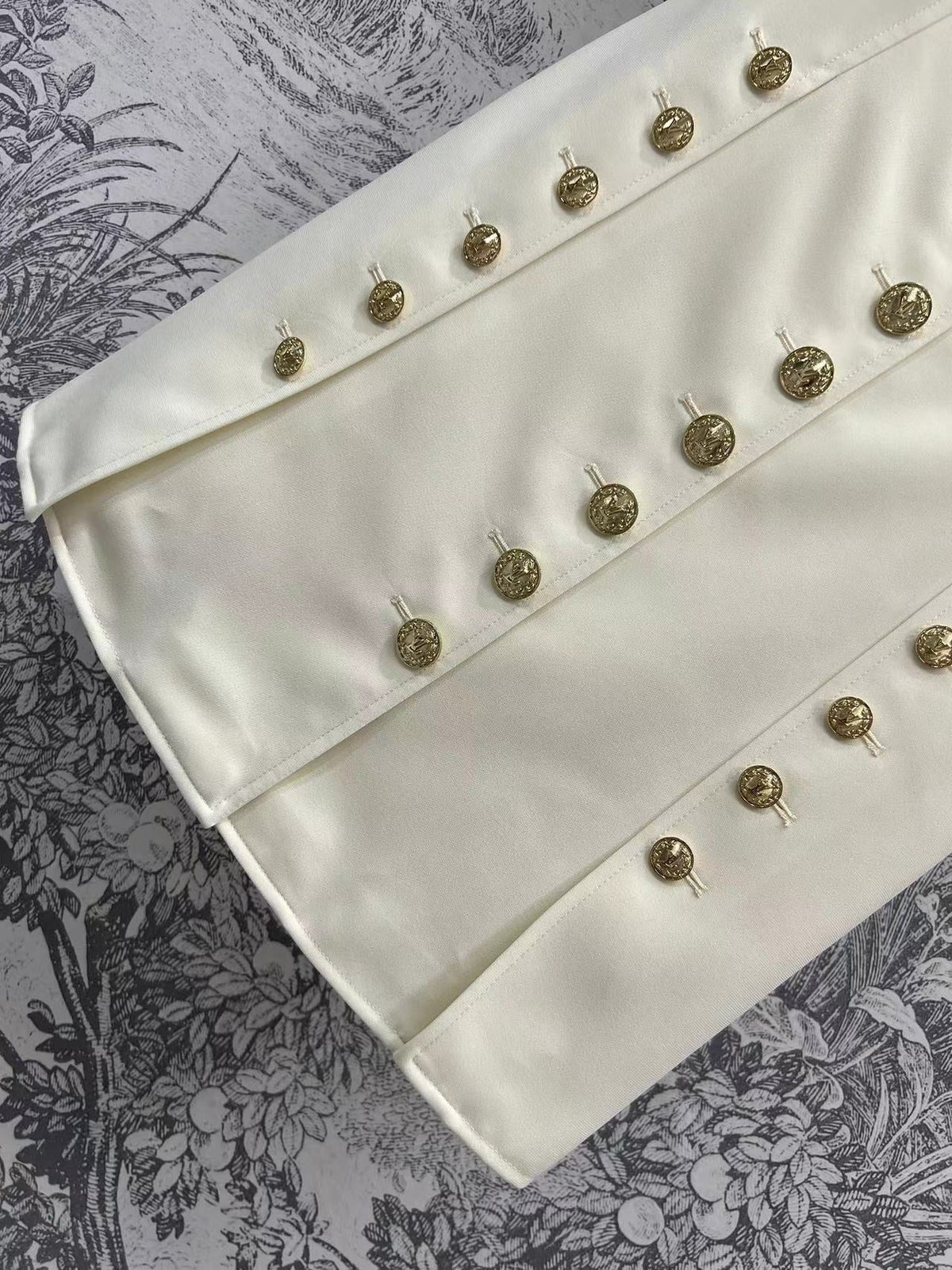 LV 25 Round-Neck Logo Metal Buttoned Dress White Poliester