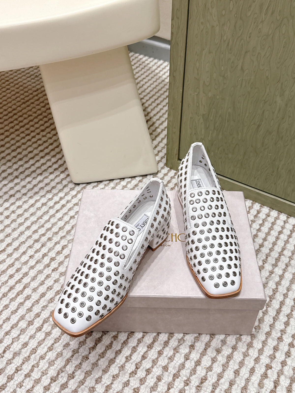 Jimmy Choo Eliot Slippers 45mm Metallic Eyelets White Calfskin 568495