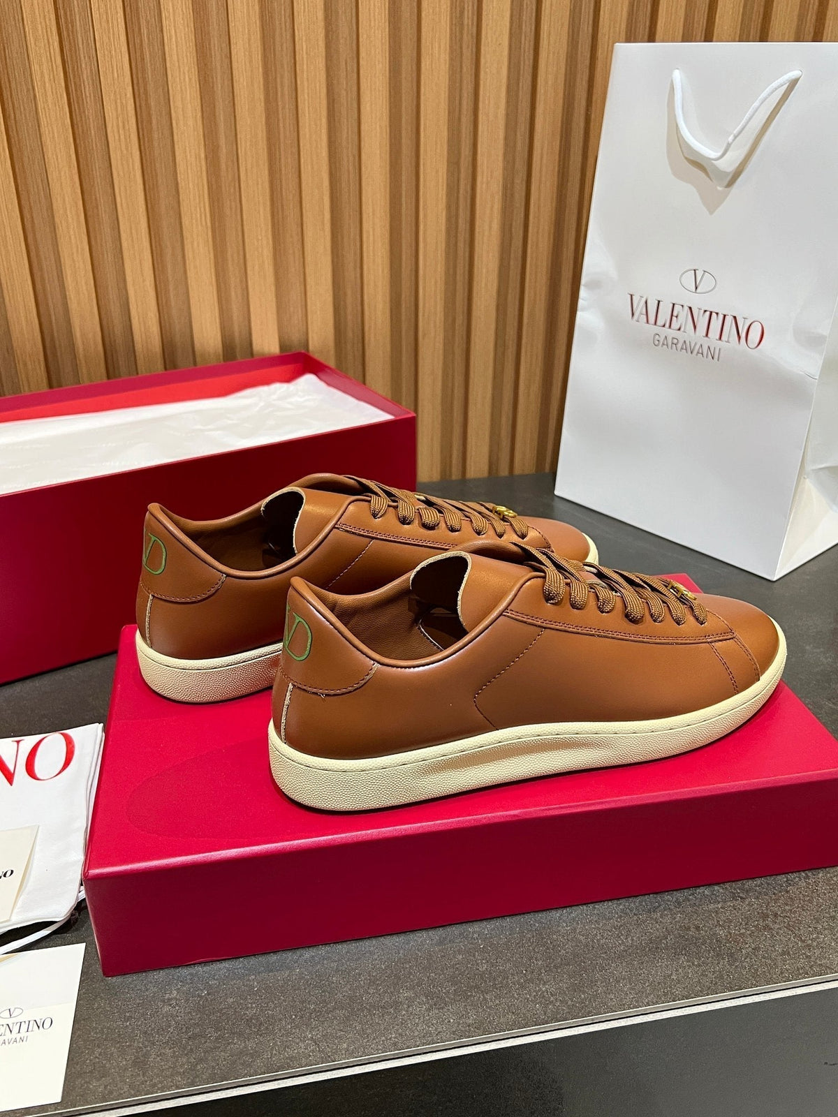 VT 25S Casual Sneakers Camel Brown Cowhide 563093
