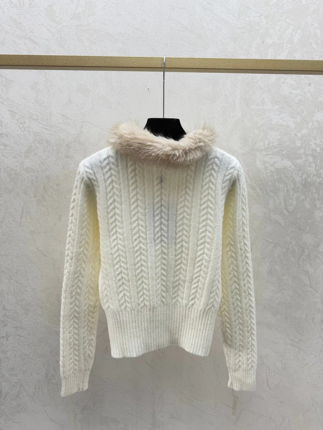 CHANEL 25S FUR-COLLAR CARDIGAN 516