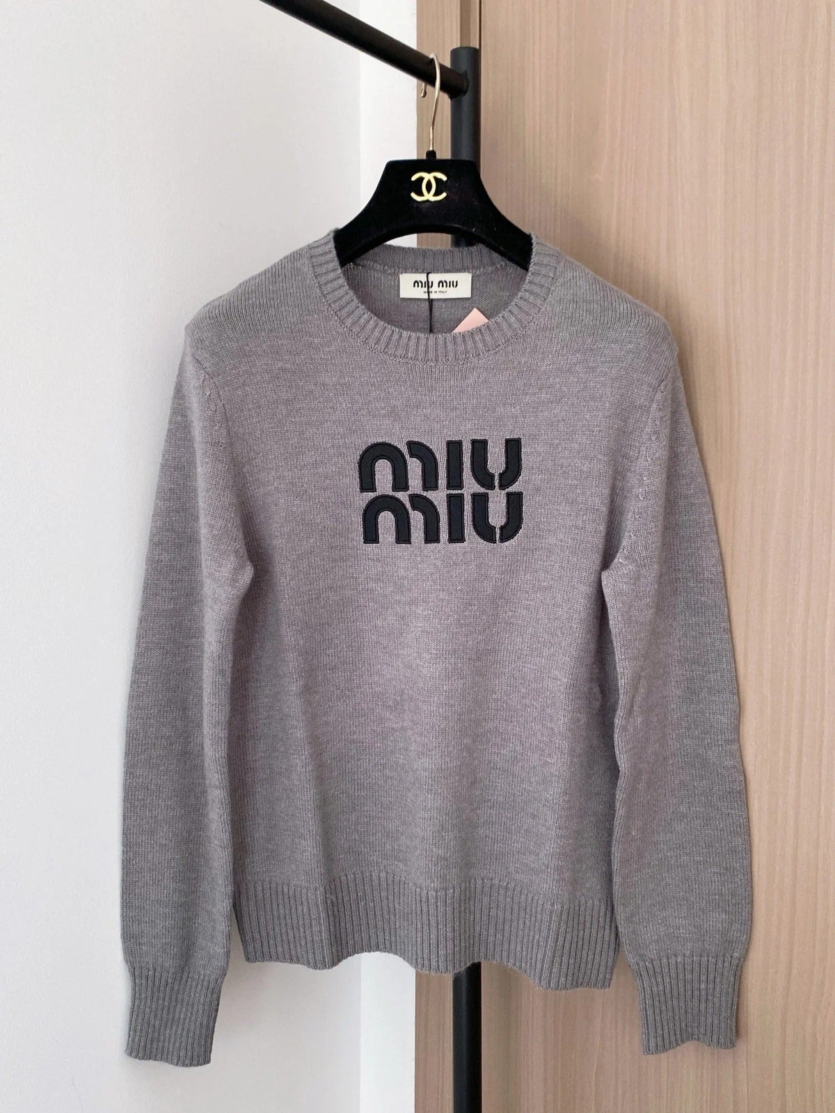 MIUMIU SWEATER STYLE 706