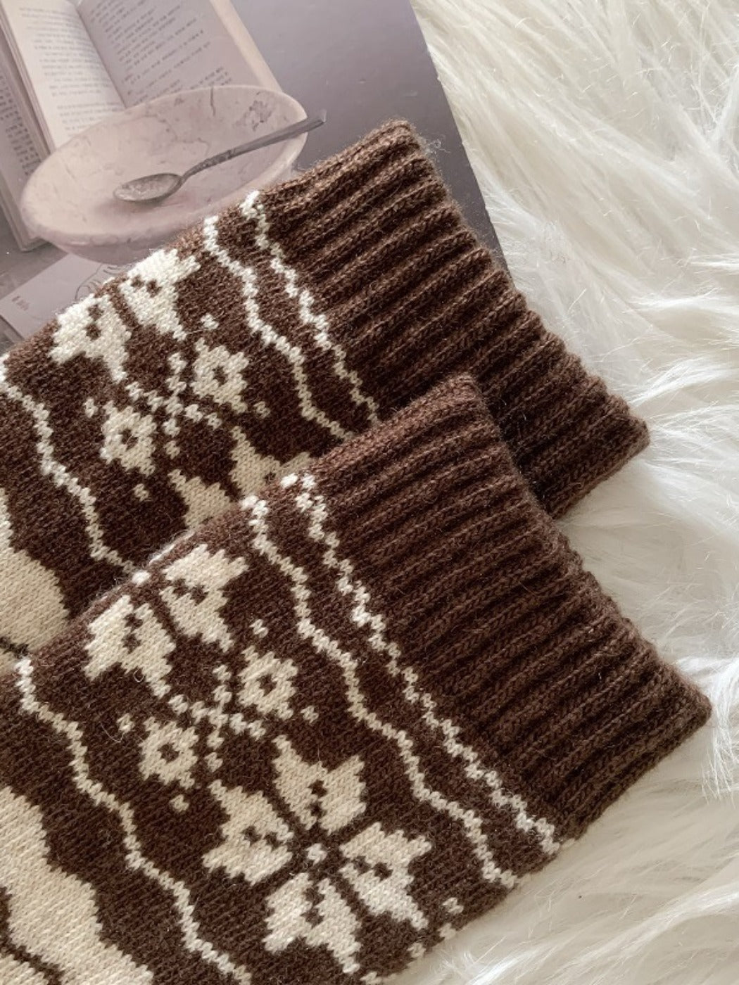Rufia - Thickened Snowflake Patterned Mid-calf Socks – 4 Colors