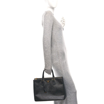Saffiano Large Galleria Double Zip Tote Black