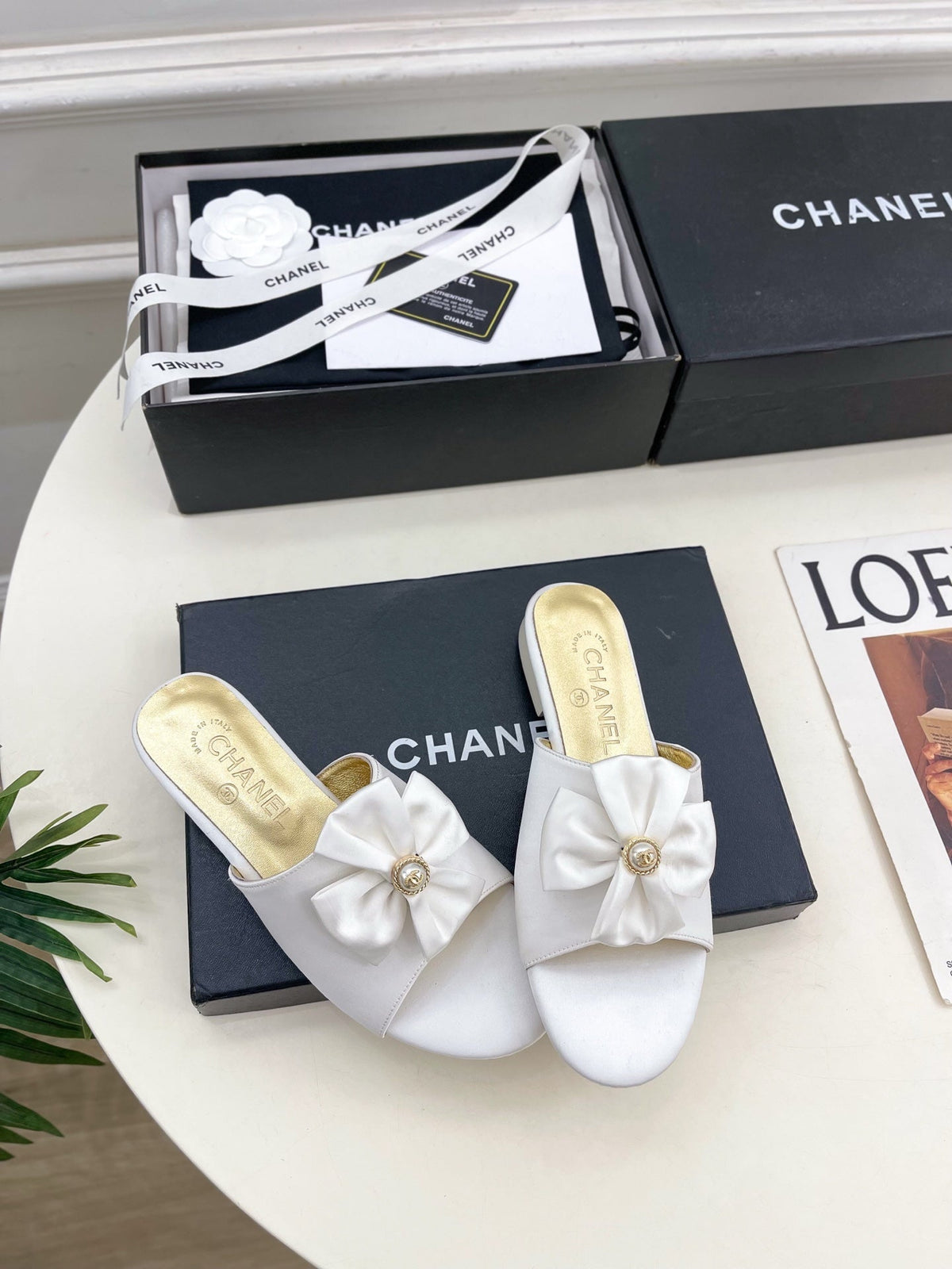CC 26s Bow Slippers White Satin Sheepskin 586897