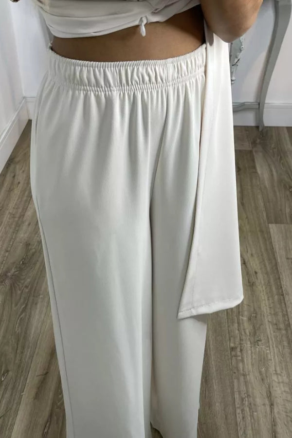 White Sleeveless Suit