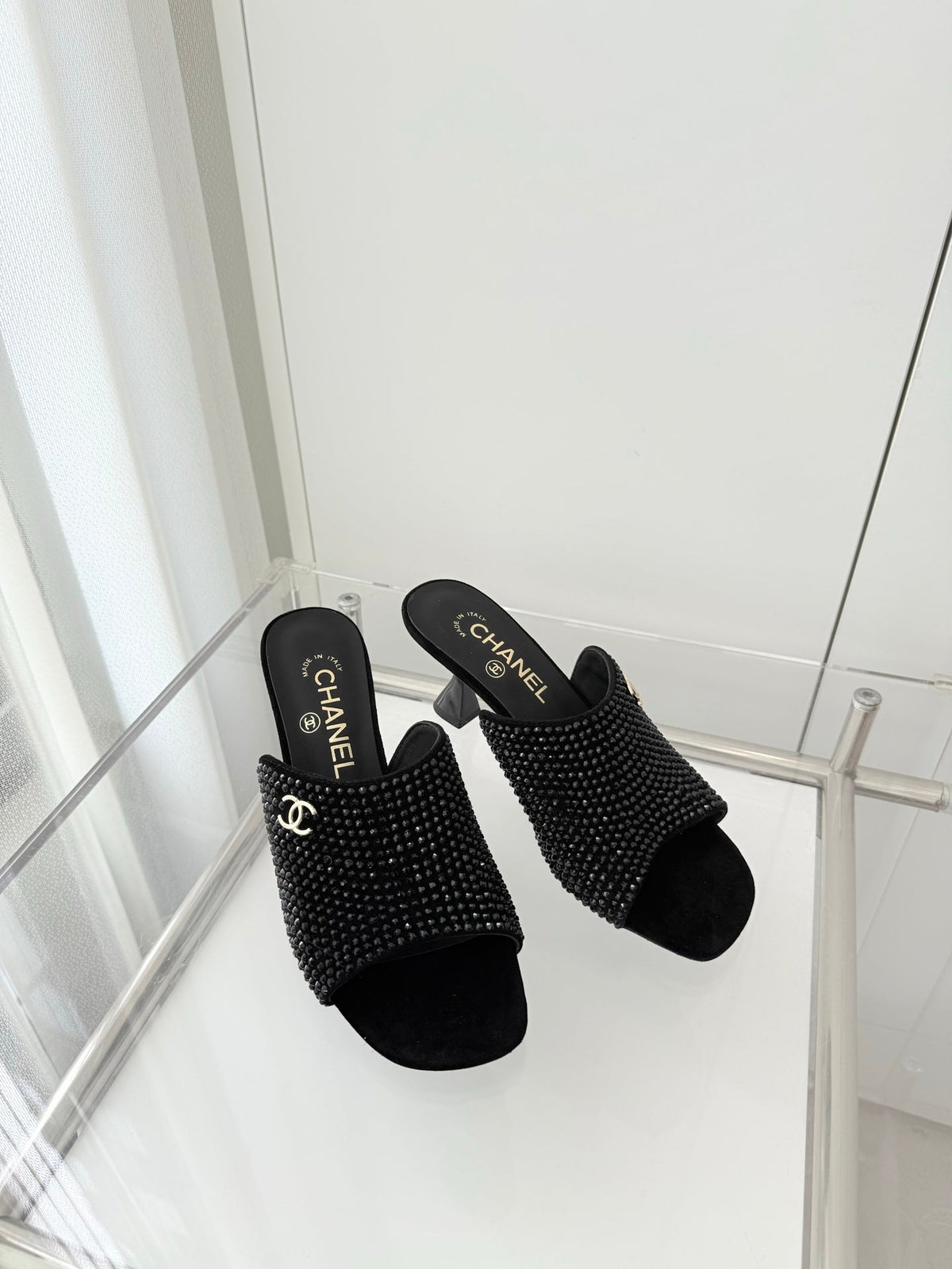 CC 26 Sandal 70 Black Rhinstone Deer Hide 597372