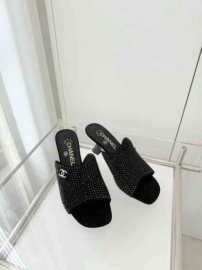 CC 26 Sandal 70 Black Rhinstone Deer Hide 597372