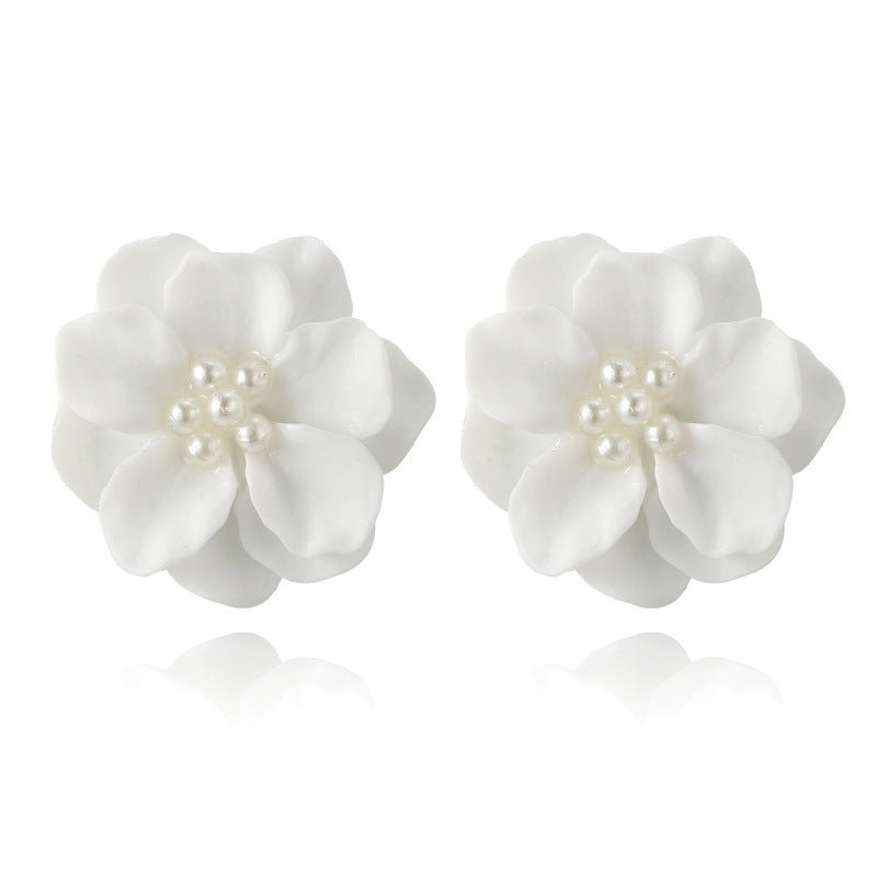 Chic Floral Pearl Earrings Stylish Alloy Flower Studs