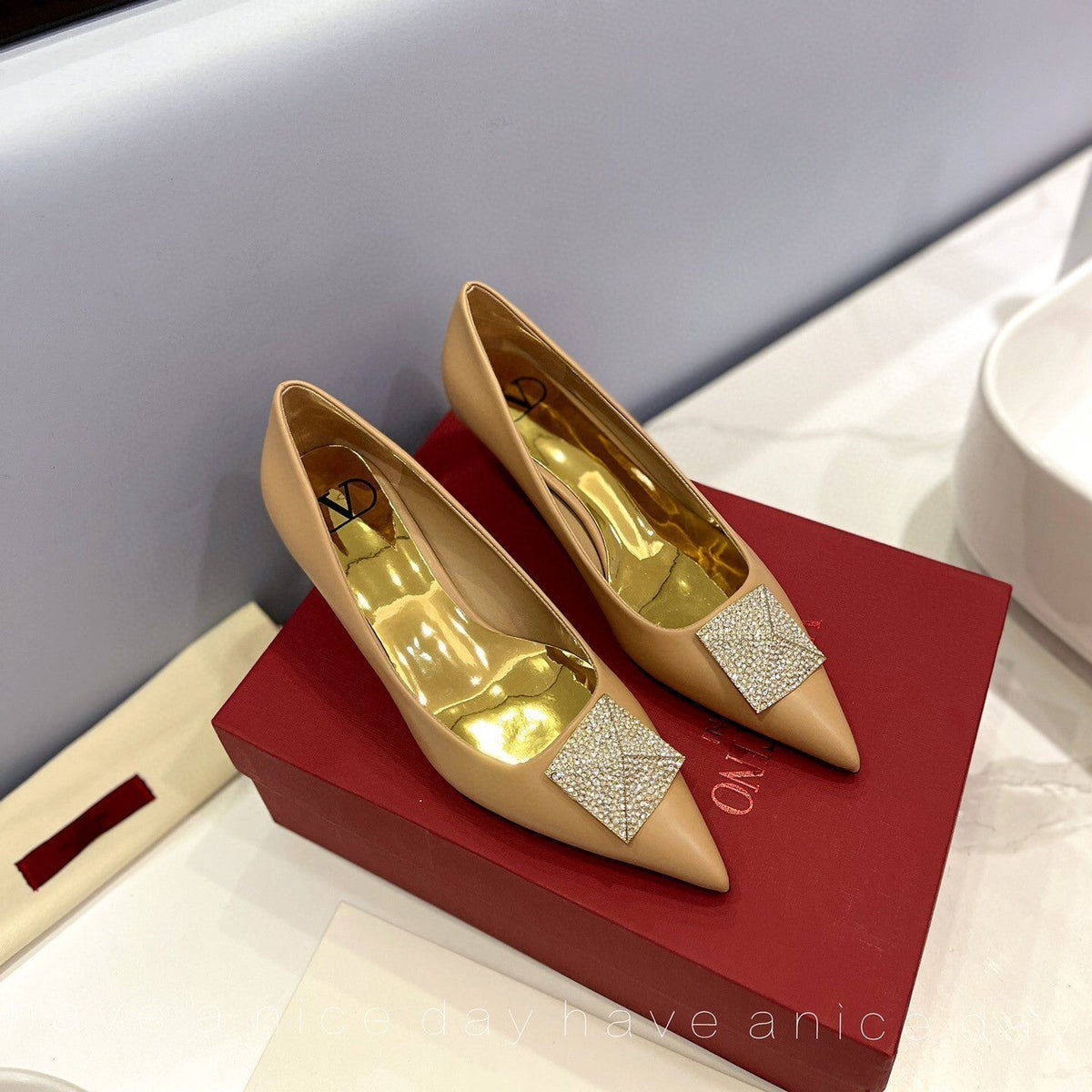 One Stud Diamond Patent Beige Leather Pump