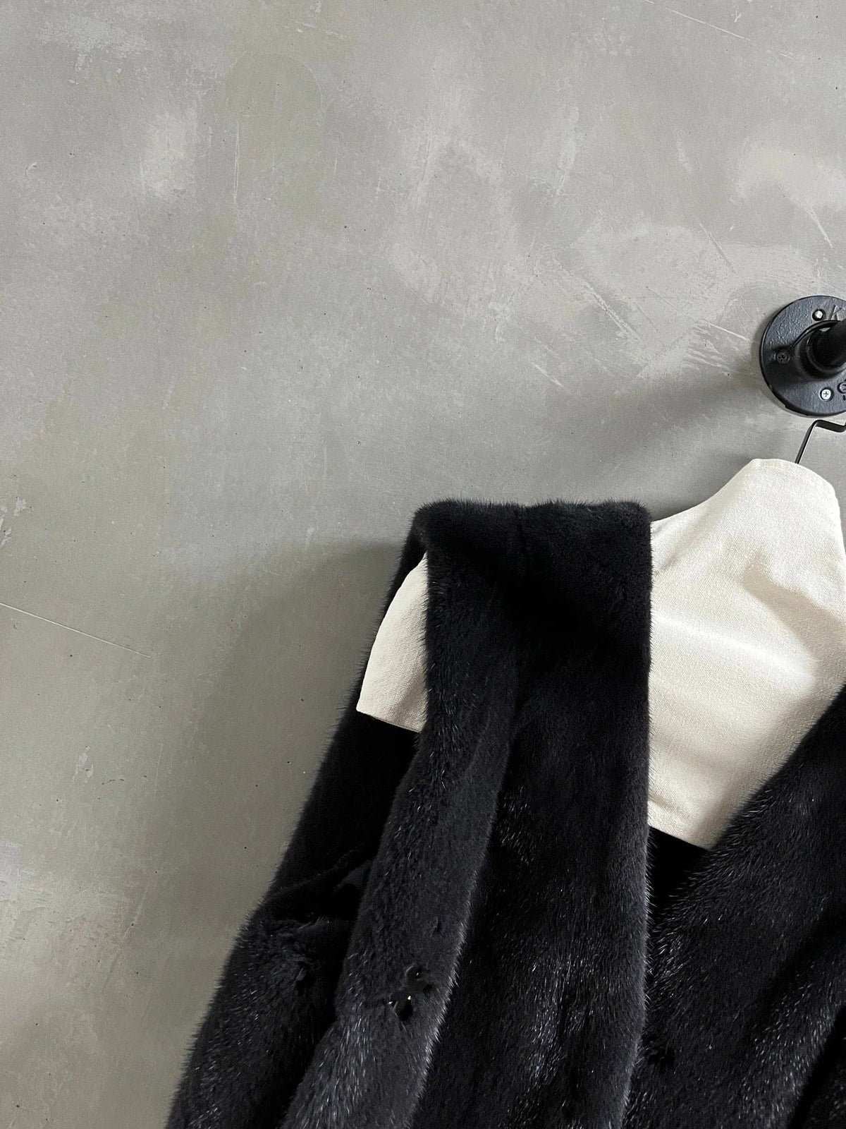 MIUMIU FUR VEST STYLE 683