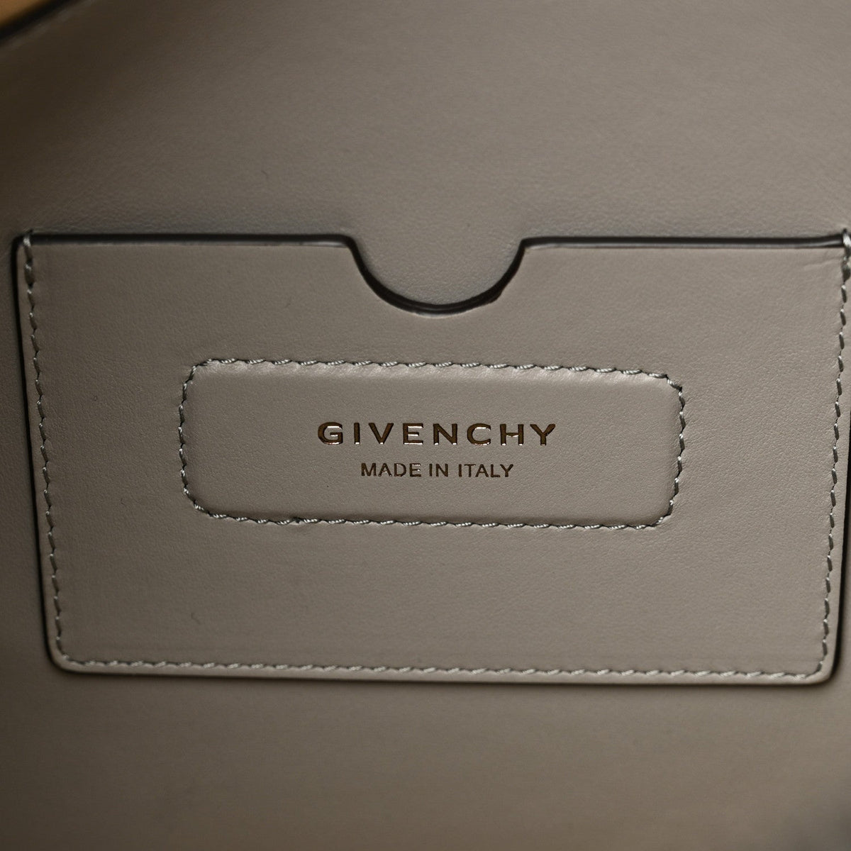 Soft Calfskin Medium Soft Antigona Pearl Grey