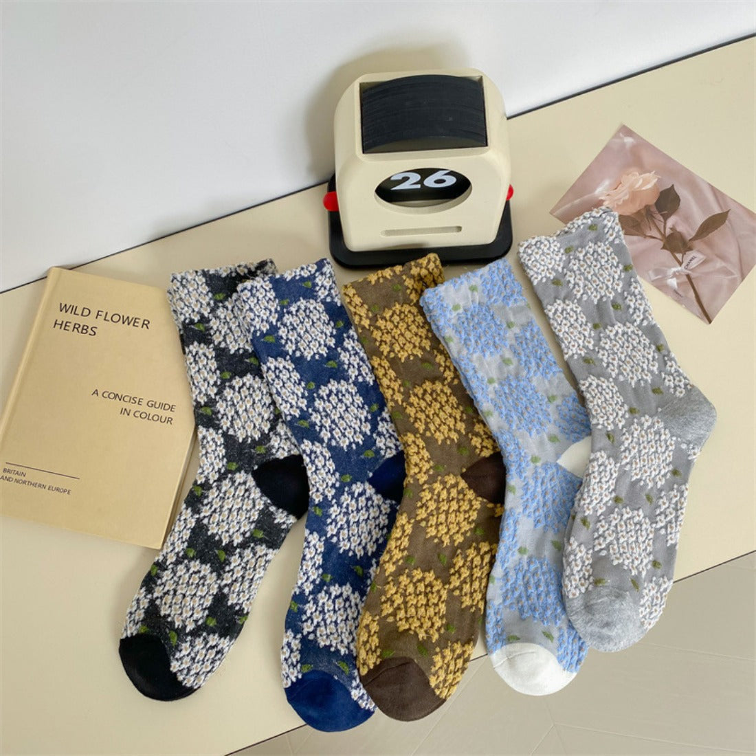 Rufia - Court-Style Embossed Floral Mid-Calf Socks