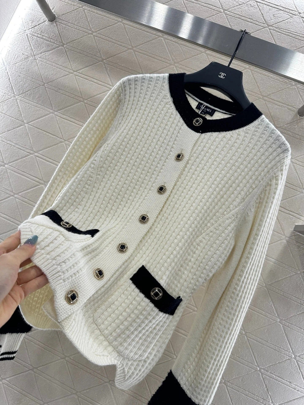 CHANEL 25S KNITTED CARDIGAN 644