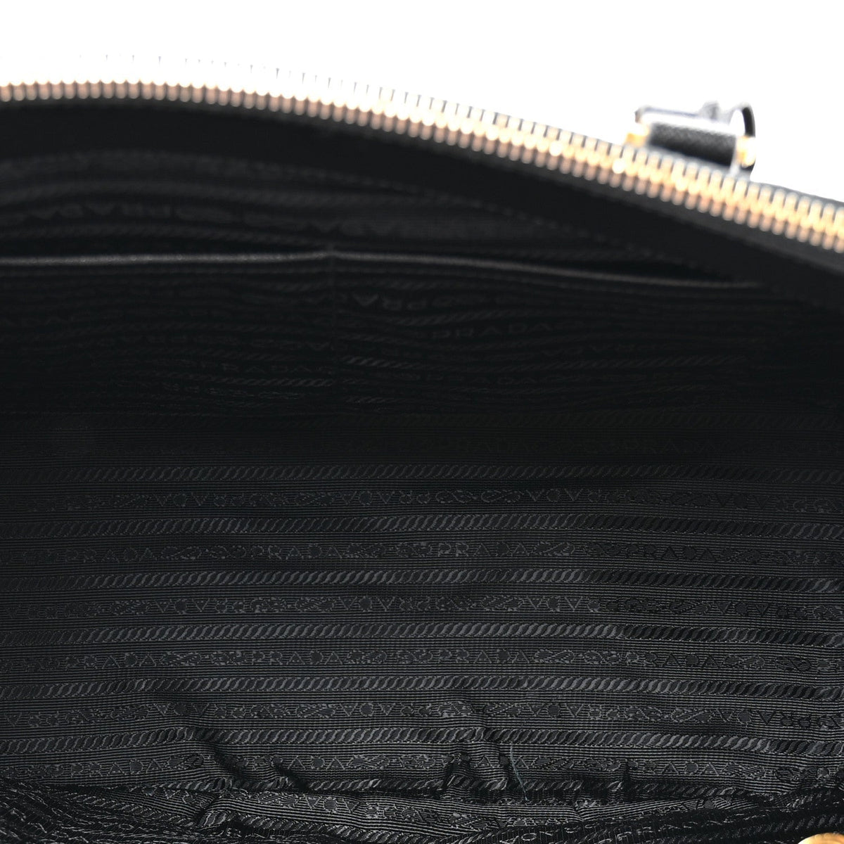 Saffiano Medium Galleria Double Zip Tote Black