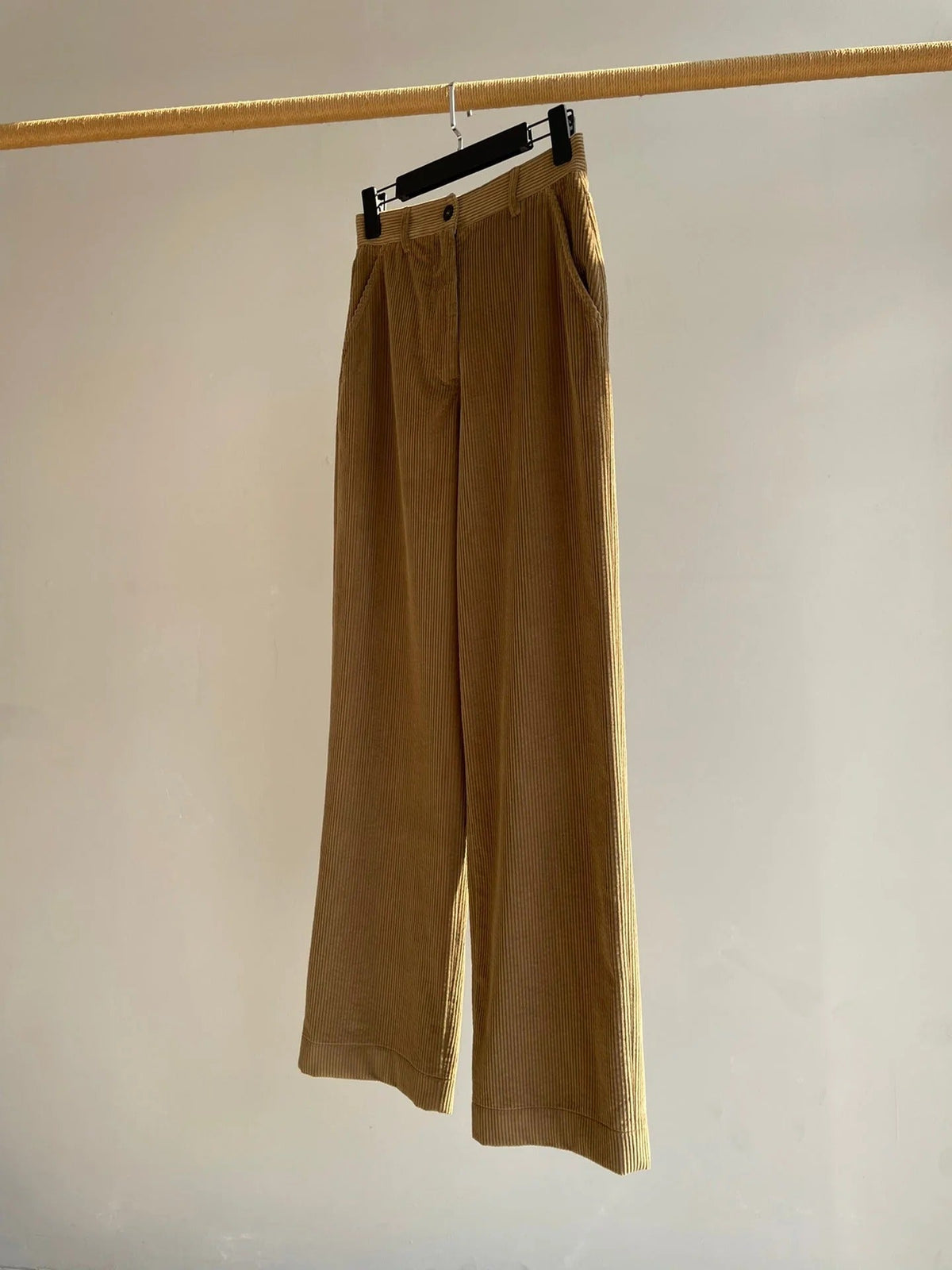 MIUMIU WIDE-LEG PANTS STYLE 671