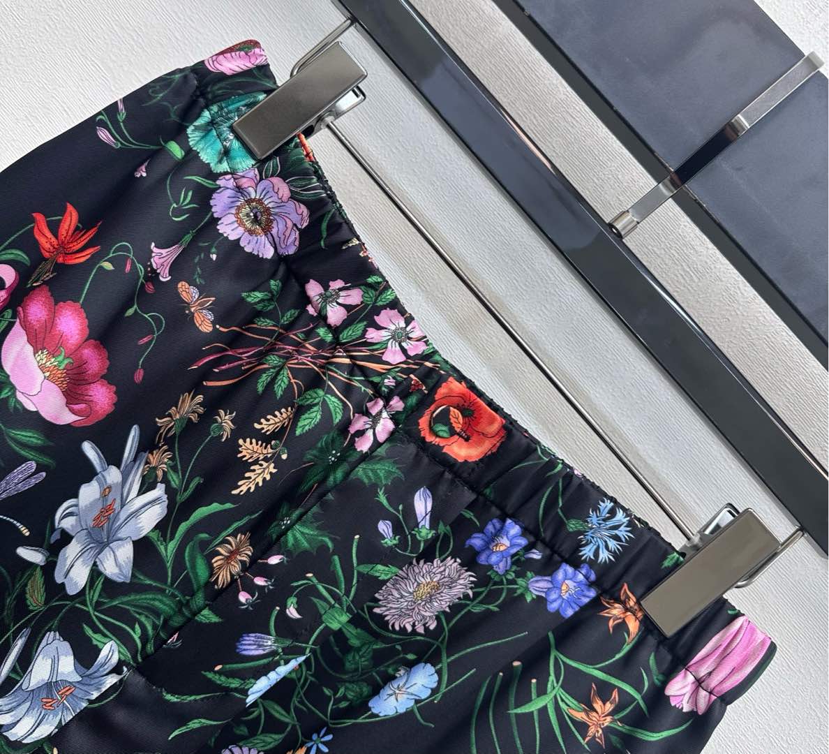 GG SS26 Printed Straight Leg Trousers Black Multicolor Silk 351694
