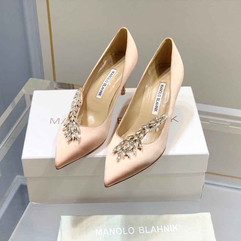 Manolo Women's Nadira Pumps 70 Beige Satin