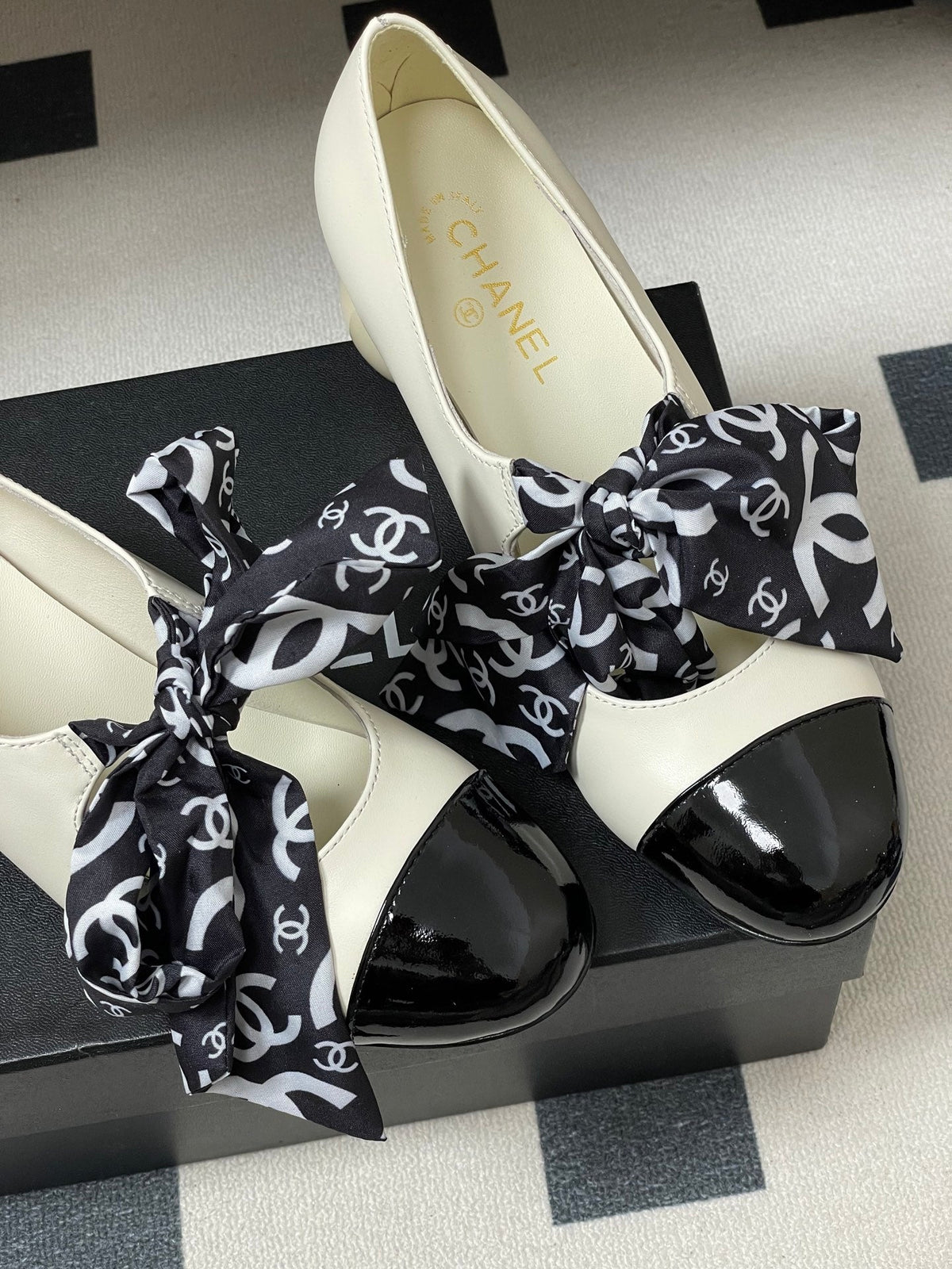 CC 26 Double C Pearl Heel Pump With Silk Ribbon White Sheepskin 593157