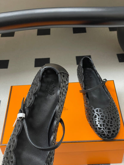 HM 26S Meli Ballet Flats Black in Cowhide 593801