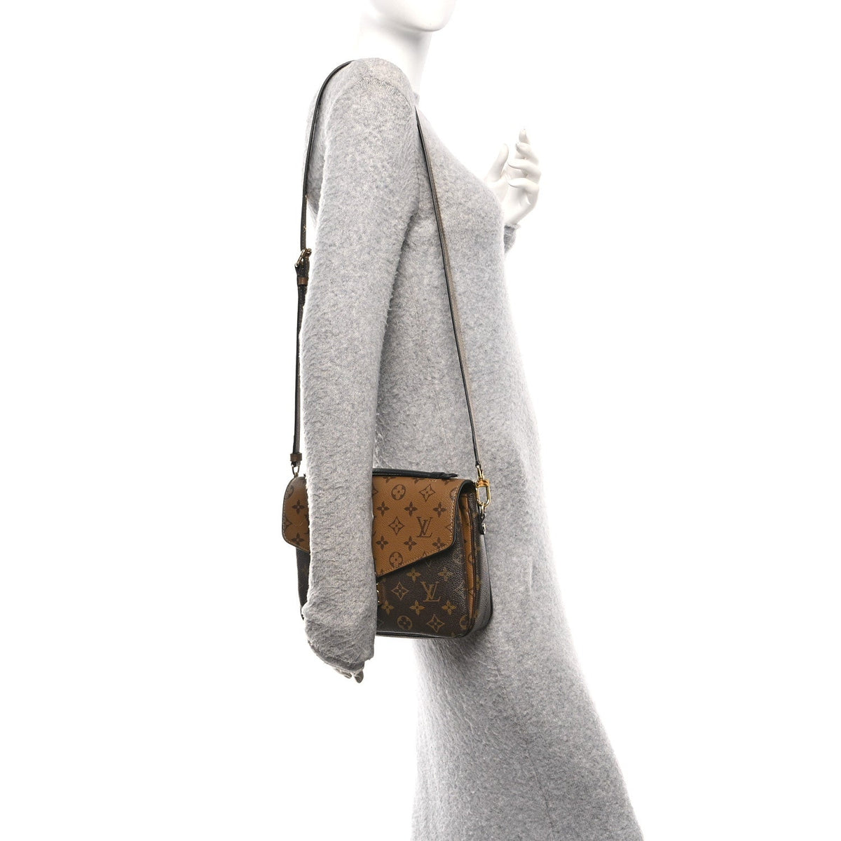 Reverse Monogram Pochette Metis