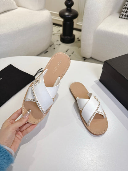 CC Cruise 2025/26 Mules White Light Beige Calfskin 570315