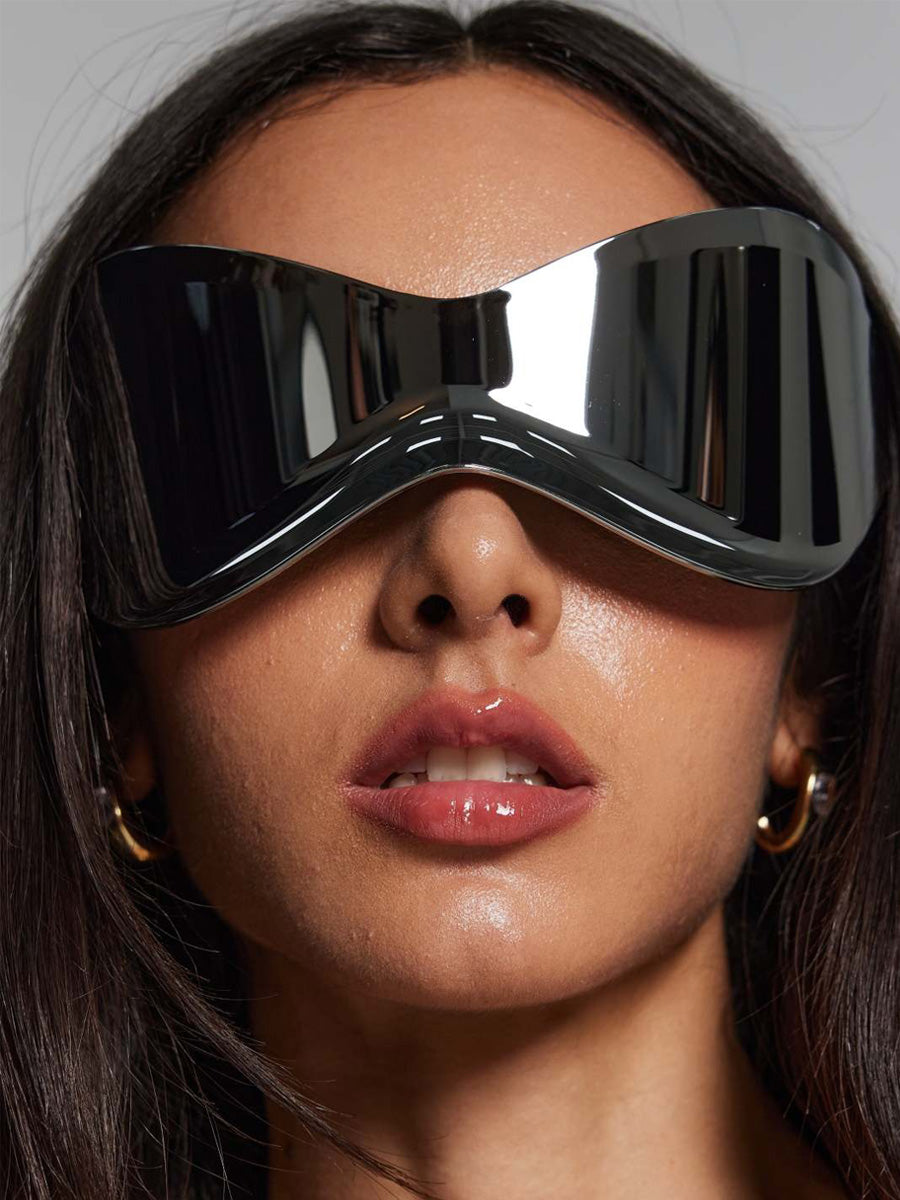 Calliope Wave Sunglasses In Black