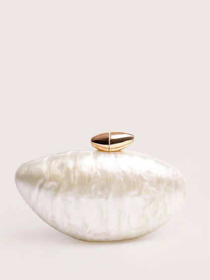 Zoe Shell-Shape Resin Clutch