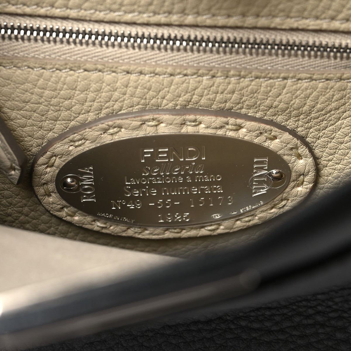 Cuoio Romano Selleria Bi-Color Mini Peekaboo Iconic Satchel Asfalto Latte