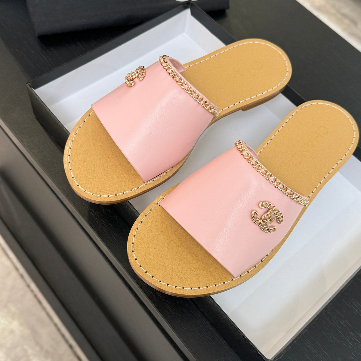 CC 26C Double C Chain Cross Pink Beige Sheepskin