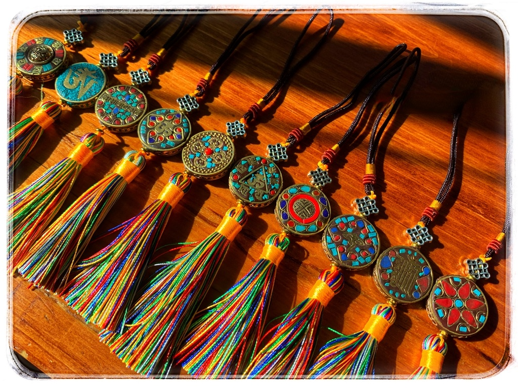 Tibetan Gift Weaving Jokhang Temple Blessing Circulation Six Character Mantra Vajra Pestle Car Pendant Jewelry