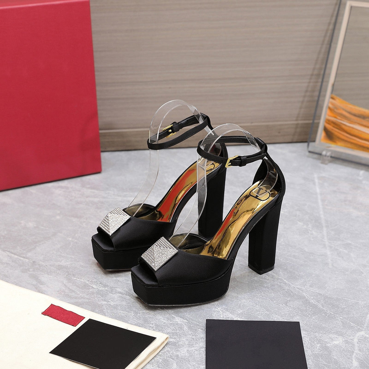 Open Toe Pump With One Stud Diamond Patent Black Leather 130MM