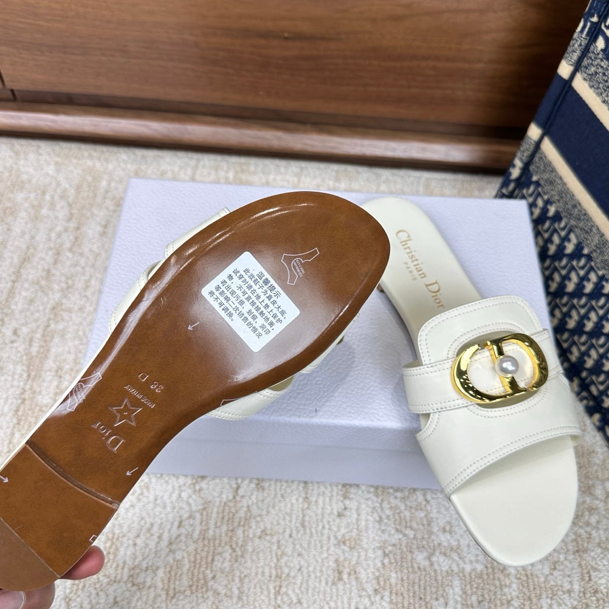 CD Montaigne Sandals White in Calfskin 598175