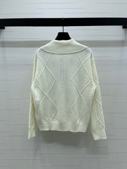 CHANEL 26 DIAMOND-PATTERNED LONG-SLEEVE WHITE CARDIGAN 335386