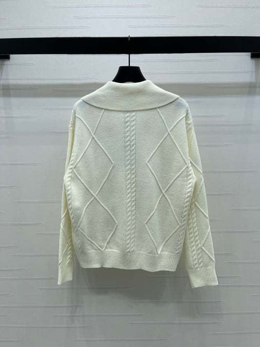 CHANEL 26 DIAMOND-PATTERNED LONG-SLEEVE WHITE CARDIGAN 335386