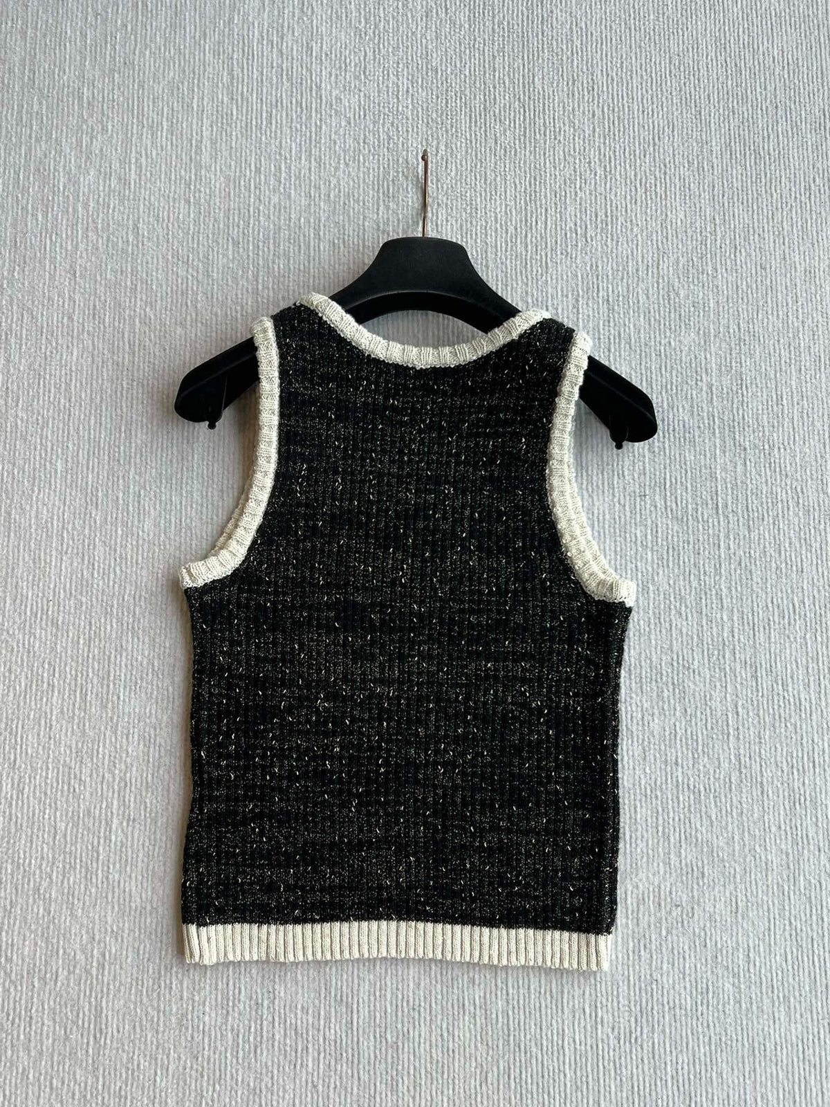 CHANEL SLEEVELESS TOP 269561