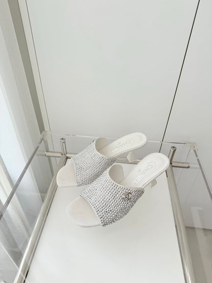CC 26 Sandal 70 White Rhinstone Deer Hide 597373