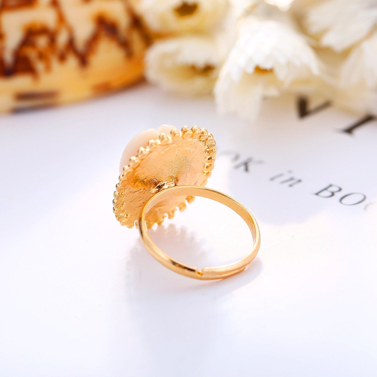Creative Alloy Inlay Shell Opening Ring