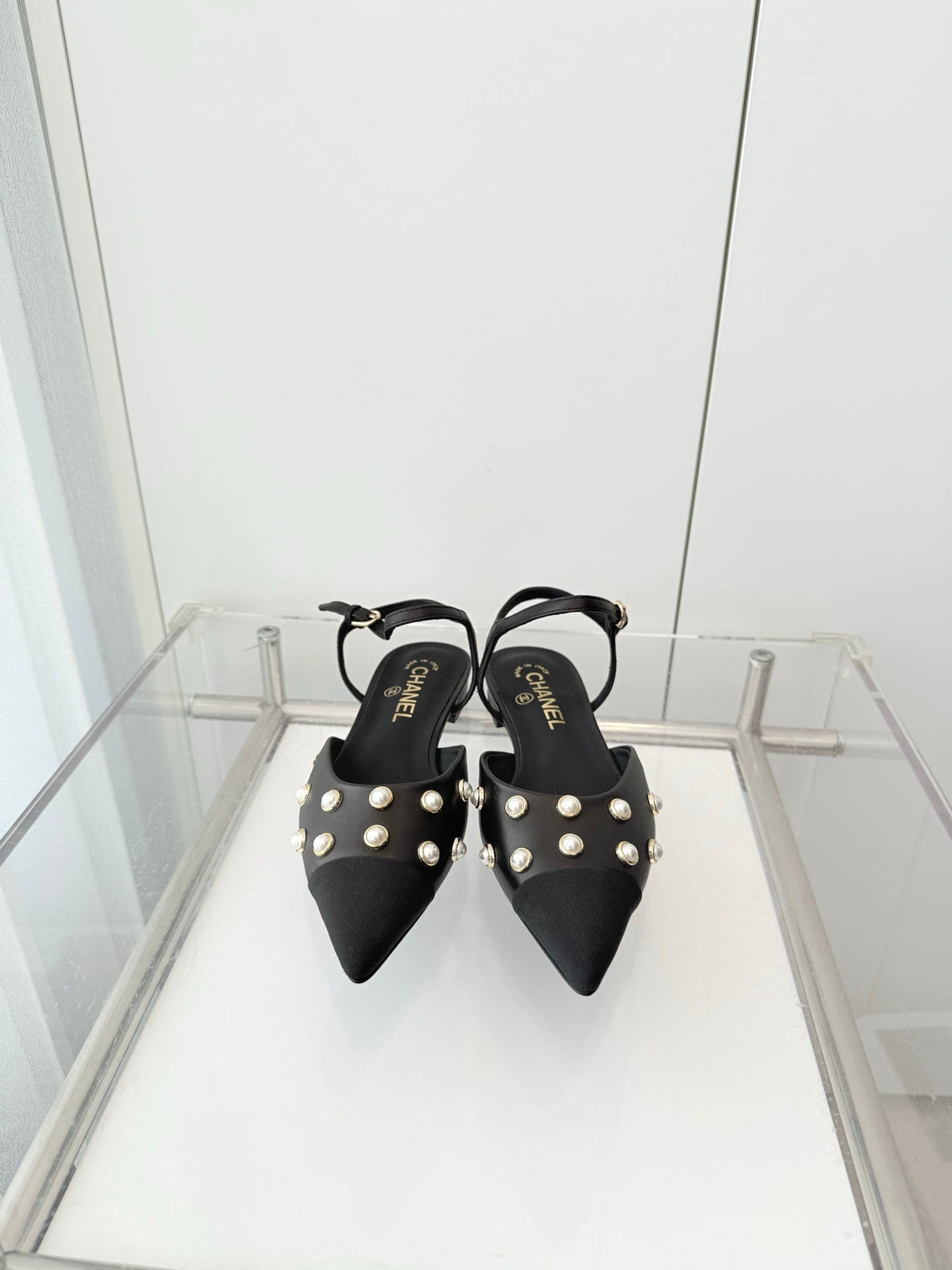 CC 26 Heeled Slingback With Pearl Toe Black in Lambskin 597324