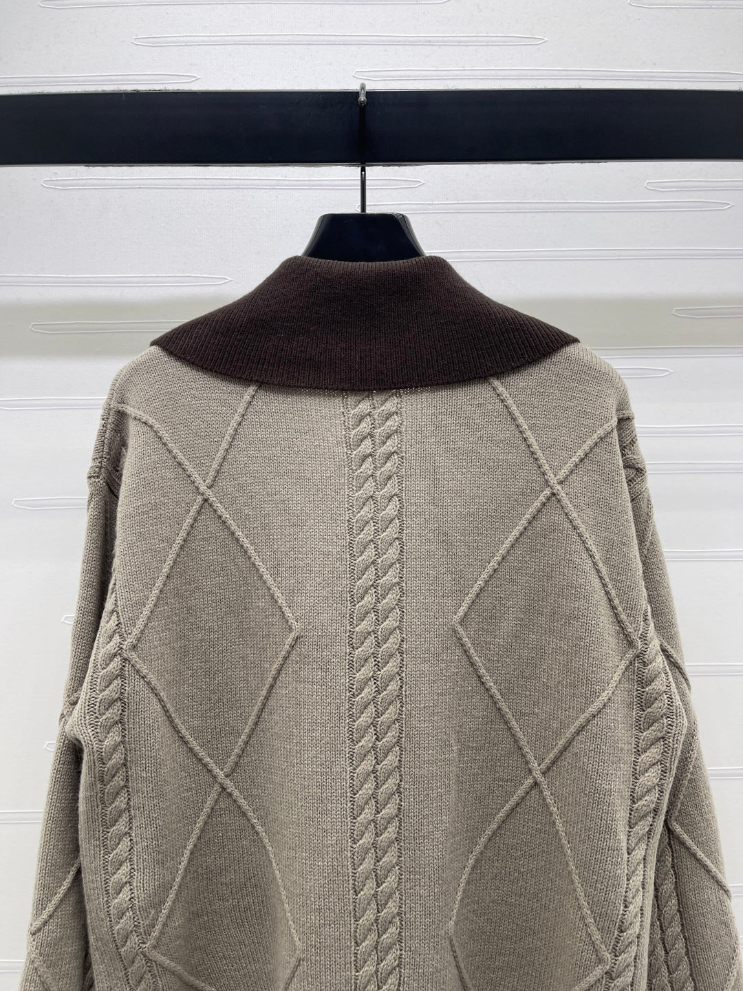 CHANEL 26 DIAMOND-PATTERNED LONG-SLEEVE BROWN CARDIGAN 335385