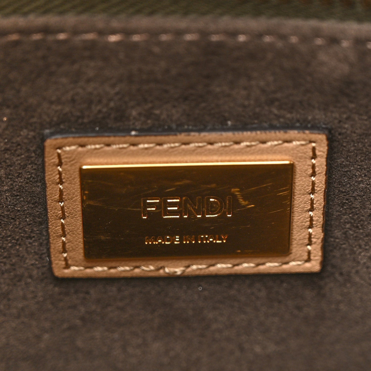 Vitello Seta Medium Peekaboo Iconic Satchel Cuoio
