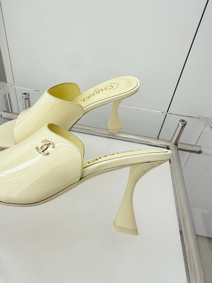 Chanel 26 Sandal 90 Lemon Yellow in Patent Leather 597368
