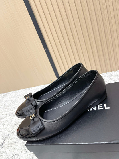 Chanel Interlocking CC Logo Black Ballet Flat in Lambskin 591388