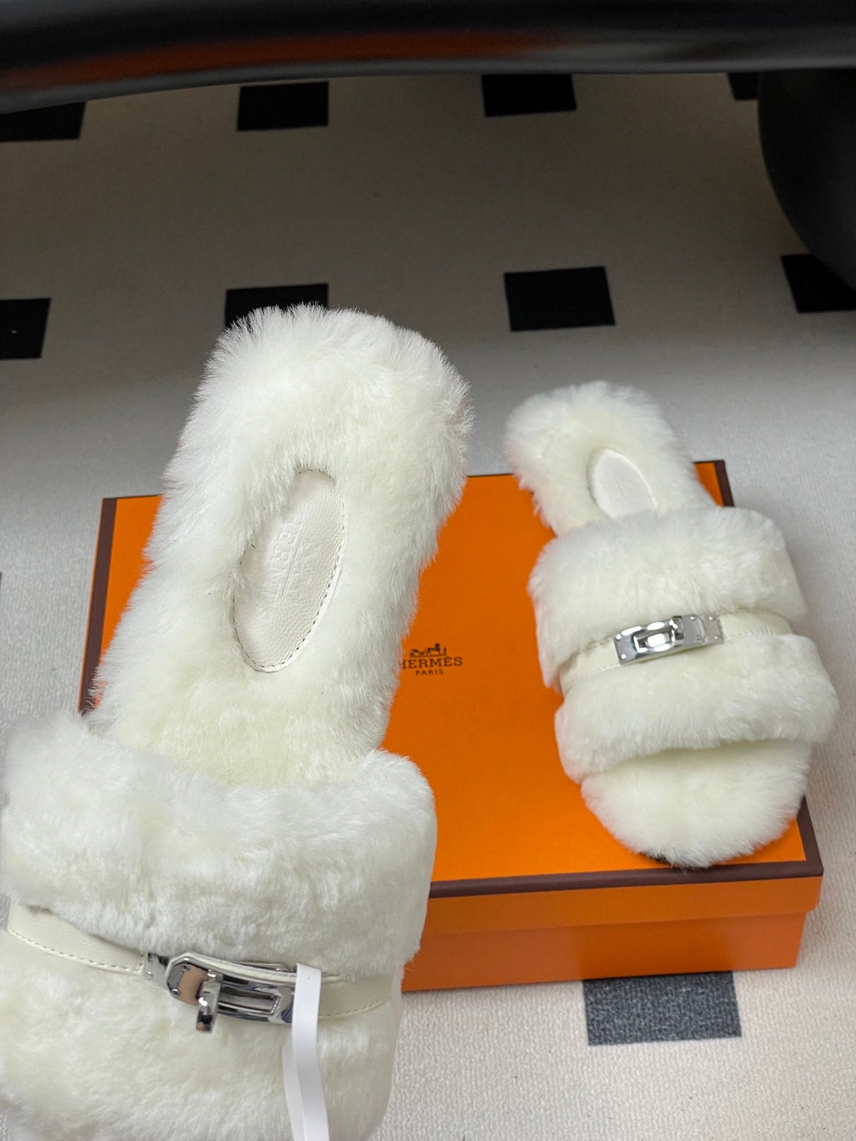 Hermes Giulia Kelly Buckle H-Slippers White in Wool 594328
