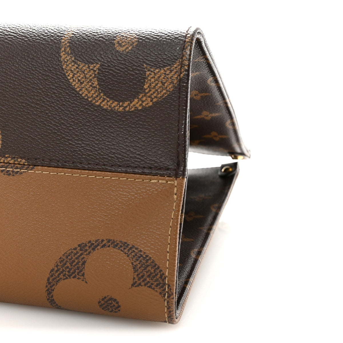 Reverse Monogram Giant Onthego MM