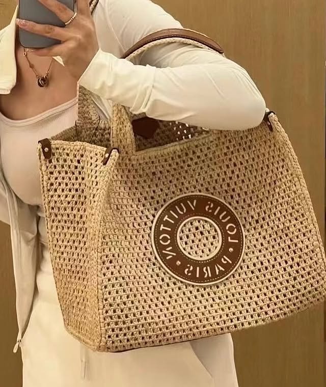 LOUIS VUITTON  Raffia Calfskin By The Pool OnTheGo MM Natural 39x15x30cm