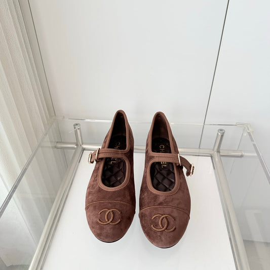 Chanel 26 Mary Jane Shoe Brown in Suede 597378