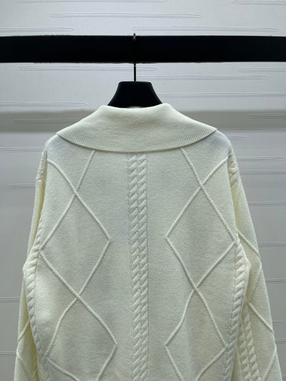 CHANEL 26 DIAMOND-PATTERNED LONG-SLEEVE WHITE CARDIGAN 335386
