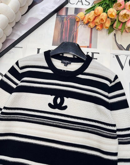 CC 26 Striped Plush Letter Knit Sweater Black White Wool 785169