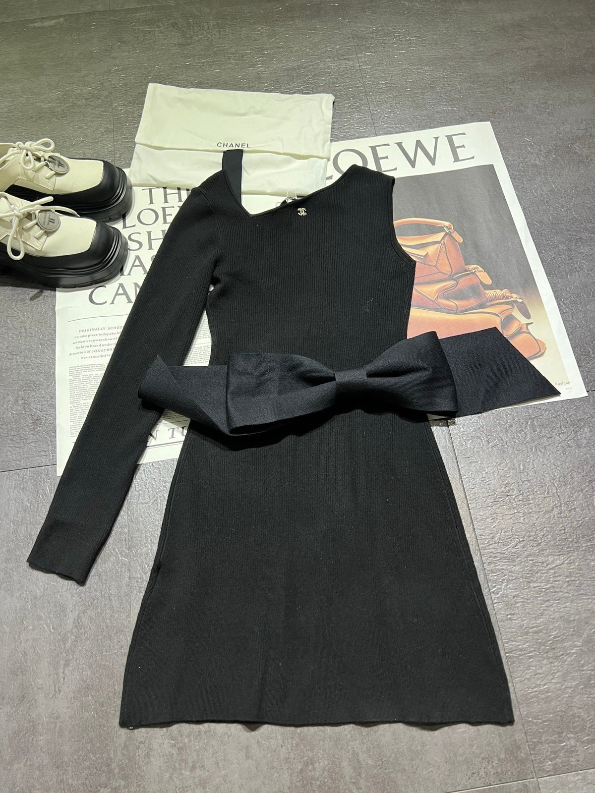 CC 25K Bow Series Off-Shoulder Dress Black Wool