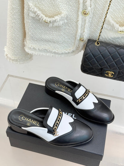CC 25s Double C Buckle Half-Length Slippers Black White Calfskin 557702